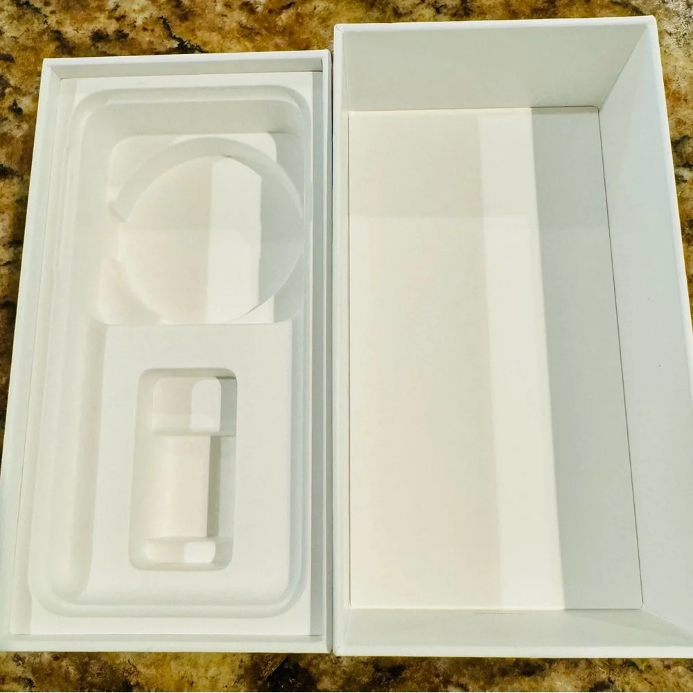 EMPTY BOX for iPhone SE 2020